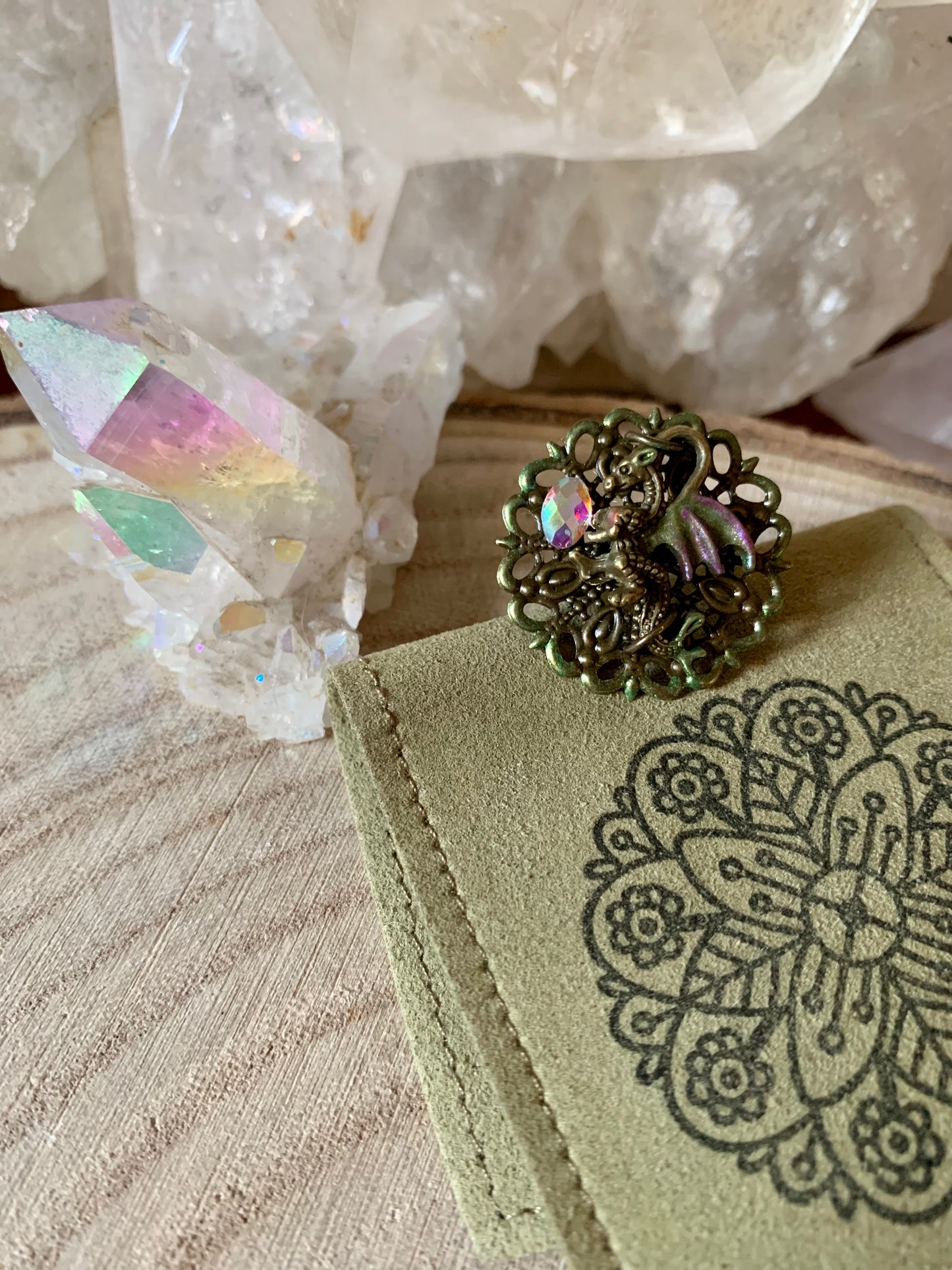 Bijou vibratoire de Conscience, énergie Dragon : Dragonne Mère