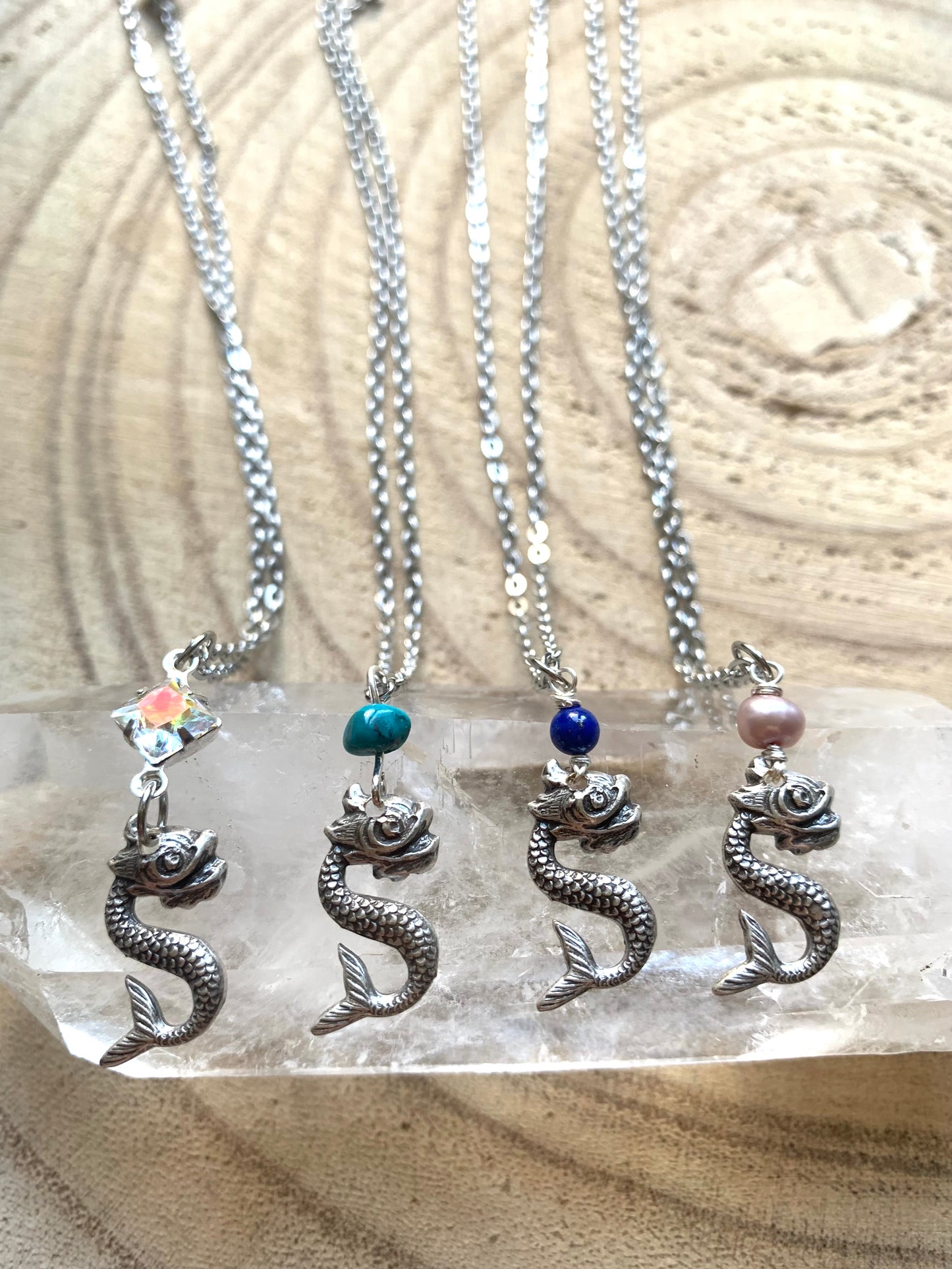 Bijou vibratoire d'intention : aide à la reconnexion du Féminin Sacrée avec l'énergie du Serpent cosmique, la dragonne primordiale Tiamat