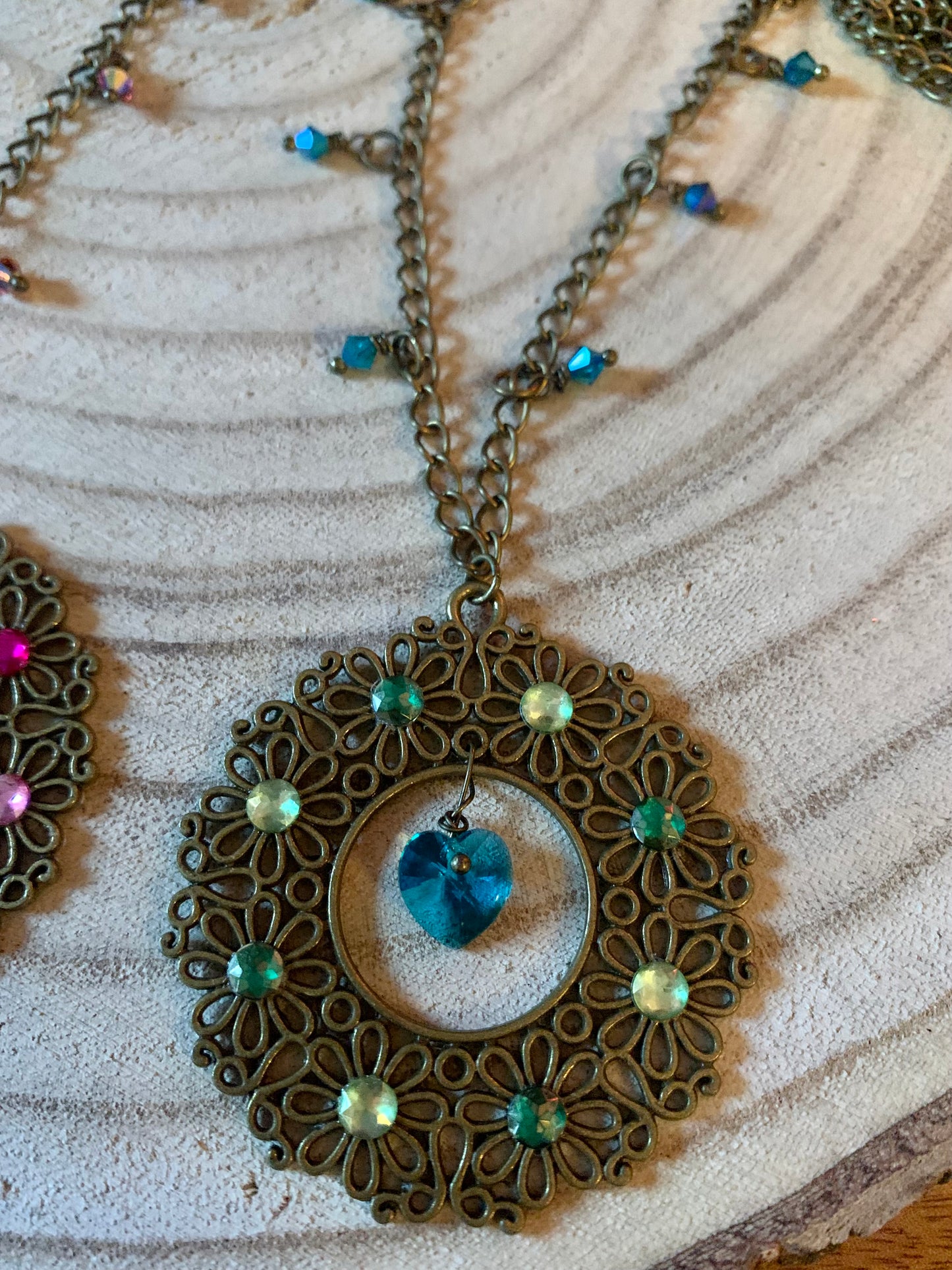 Bijou vibratoire d'intention : chakra coeur "Amour de sautoir chakra coeur vert"