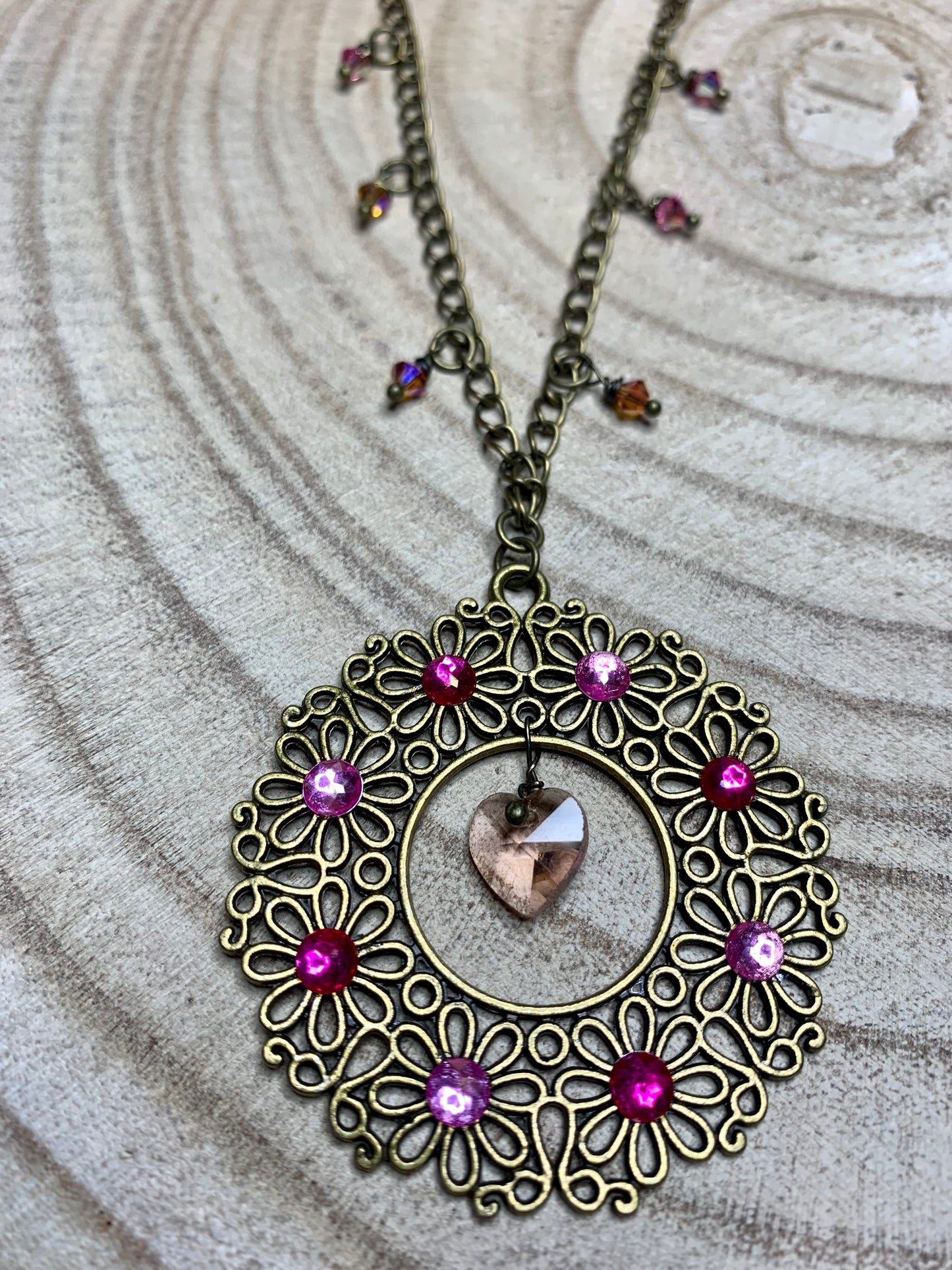 Bijou vibratoire d'intention : chakra coeur " Amour de sautoir Chakra coeur Rose "