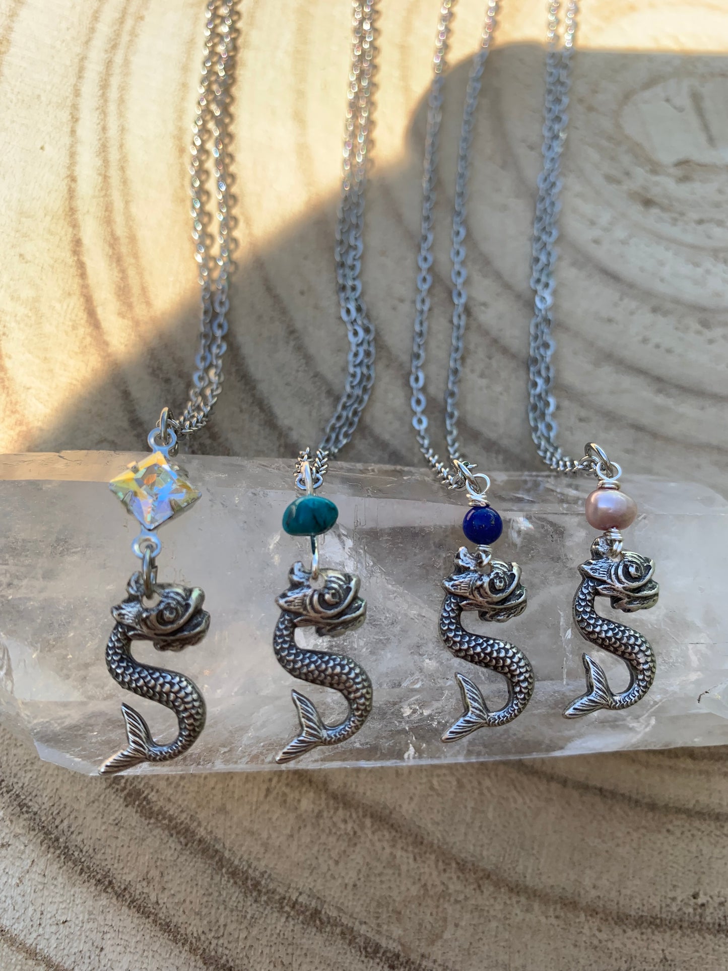 Bijou vibratoire d'intention : aide à la reconnexion du Féminin Sacrée avec l'énergie du Serpent cosmique, la dragonne primordiale Tiamat