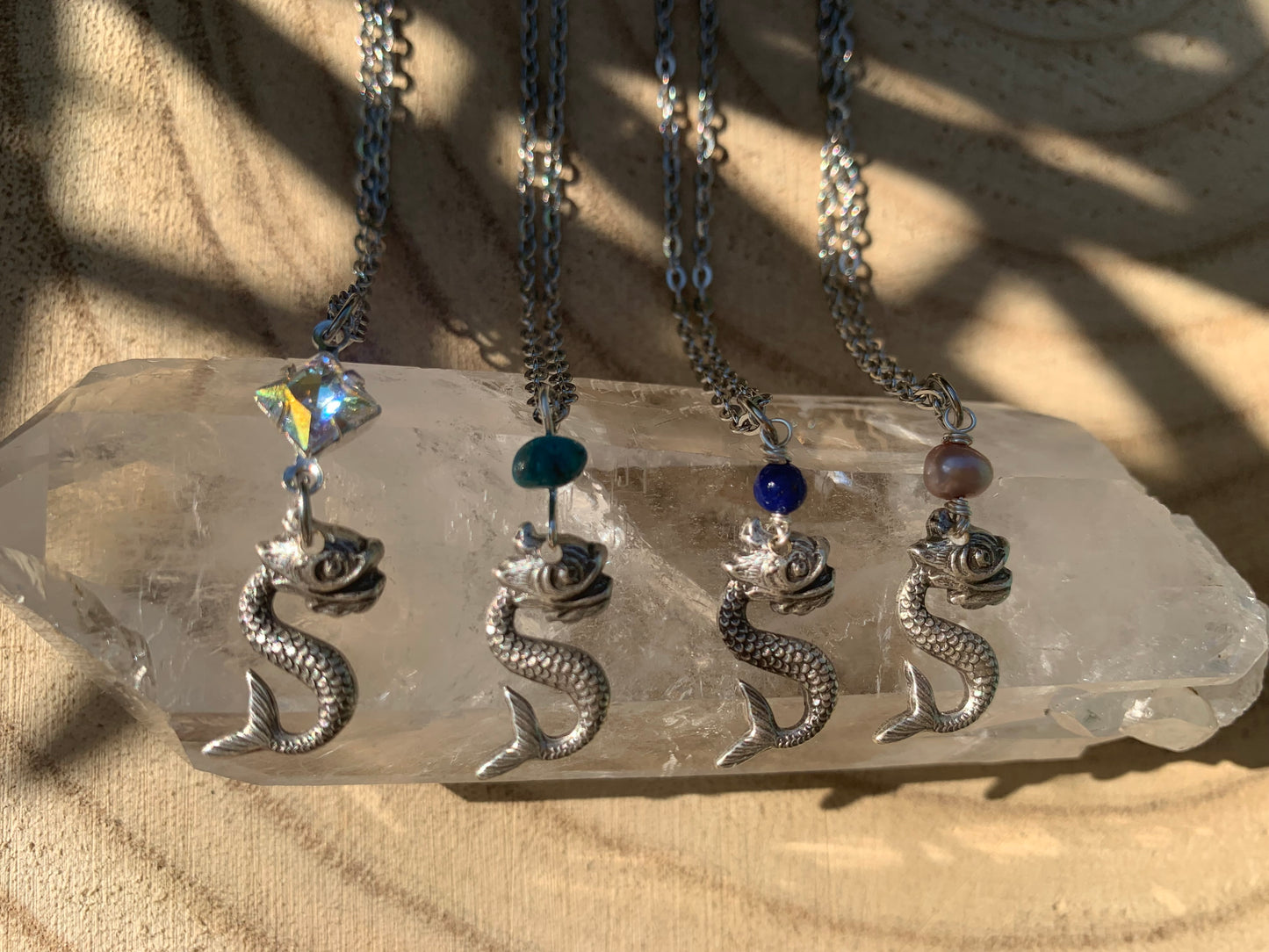 Bijou vibratoire d'intention : aide à la reconnexion du Féminin Sacrée avec l'énergie du Serpent cosmique, la dragonne primordiale Tiamat