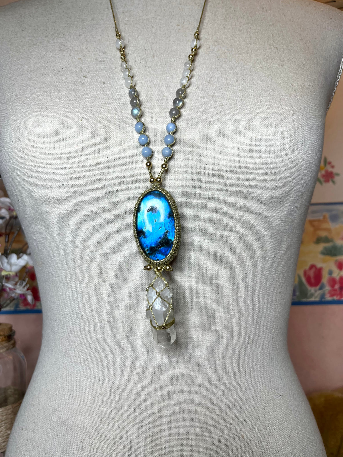 Collier -sautoir ICARA-NOVA Energie sacrée des PRÊTRESSES DU VIVANT, LOI DE L'UN