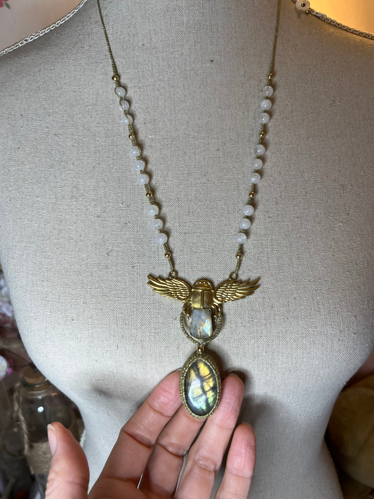 Collier-sautoir AURORA-FEMINA Energie PRÊTRESSE D'ISIS - FEMININ SACRE