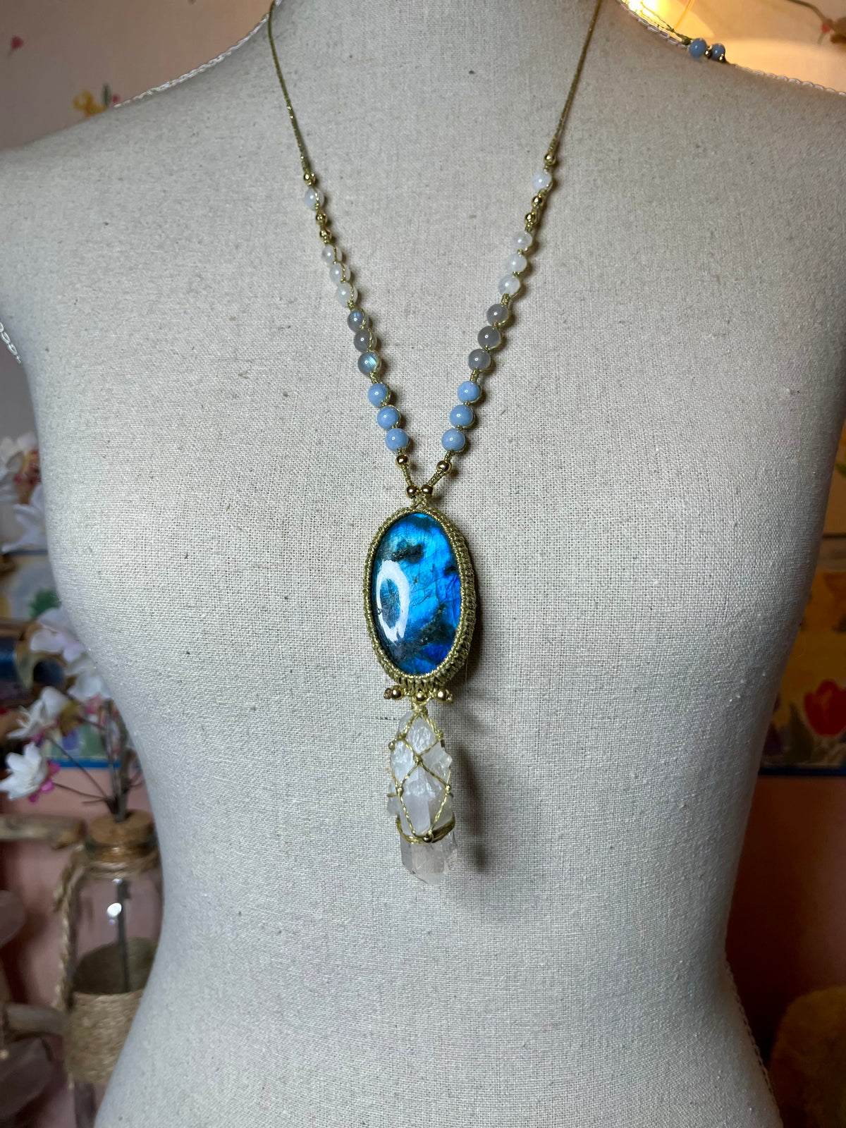 Collier -sautoir ICARA-NOVA Energie sacrée des PRÊTRESSES DU VIVANT, LOI DE L'UN