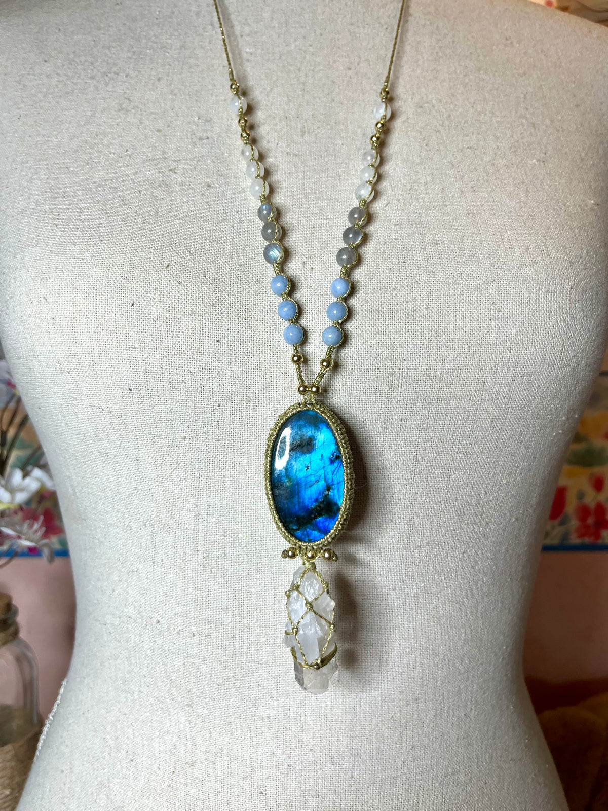 Collier -sautoir ICARA-NOVA Energie sacrée des PRÊTRESSES DU VIVANT, LOI DE L'UN