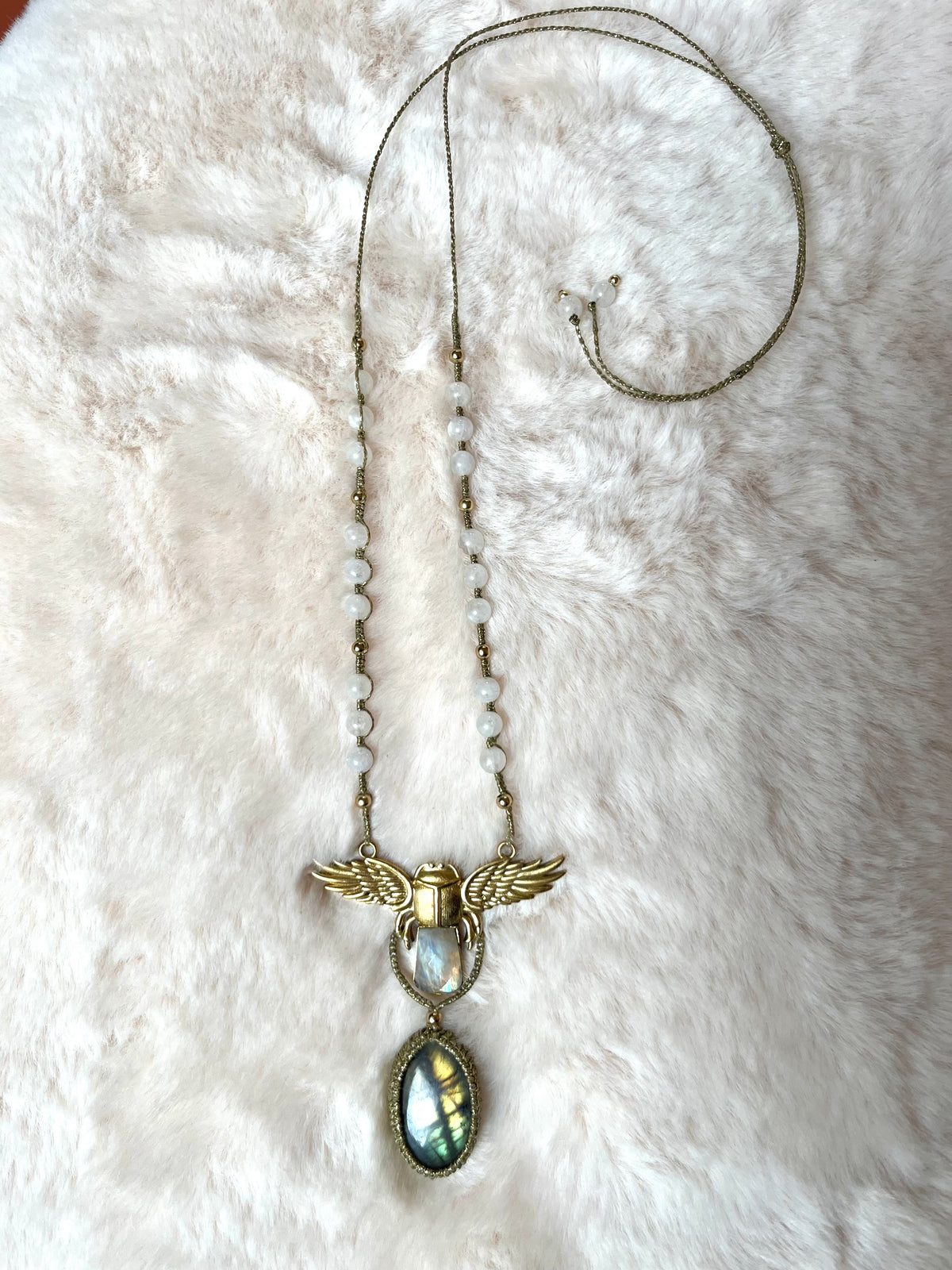 Collier-sautoir AURORA-FEMINA Energie PRÊTRESSE D'ISIS - FEMININ SACRE