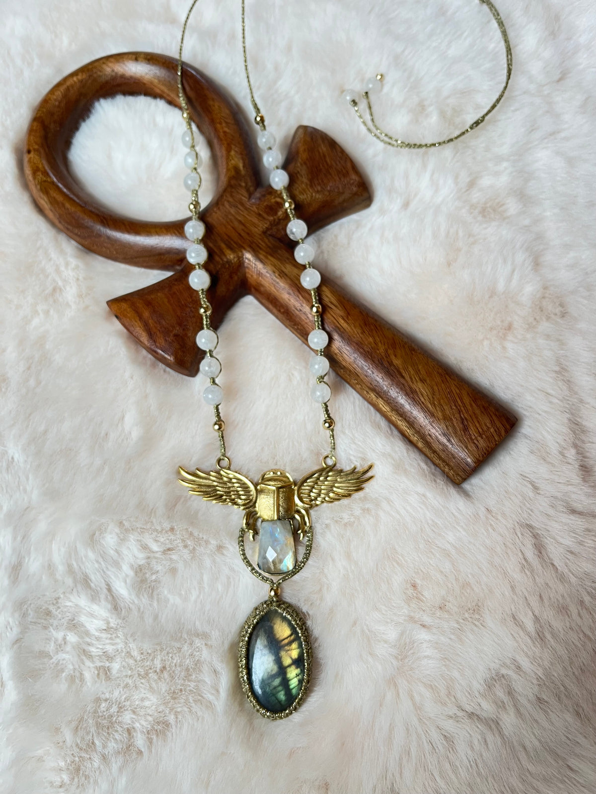 Collier-sautoir AURORA-FEMINA Energie PRÊTRESSE D'ISIS - FEMININ SACRE