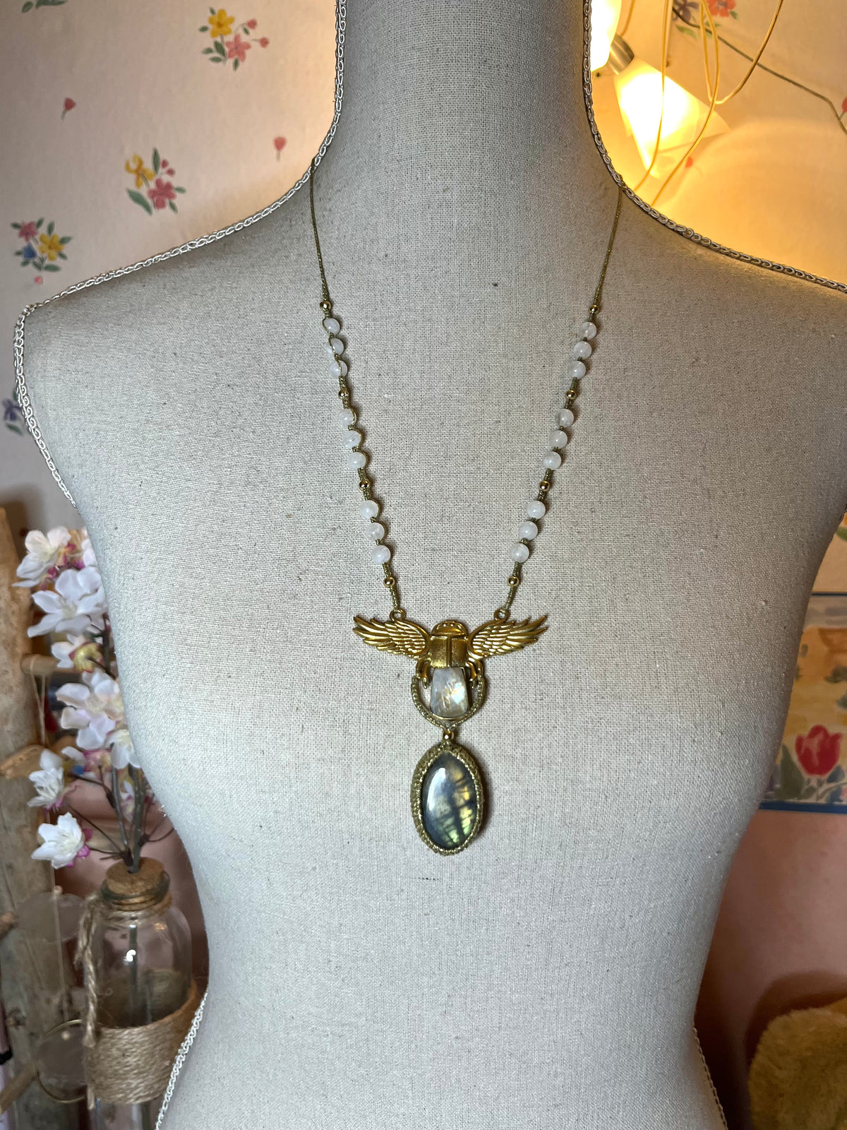 Collier-sautoir AURORA-FEMINA Energie PRÊTRESSE D'ISIS - FEMININ SACRE