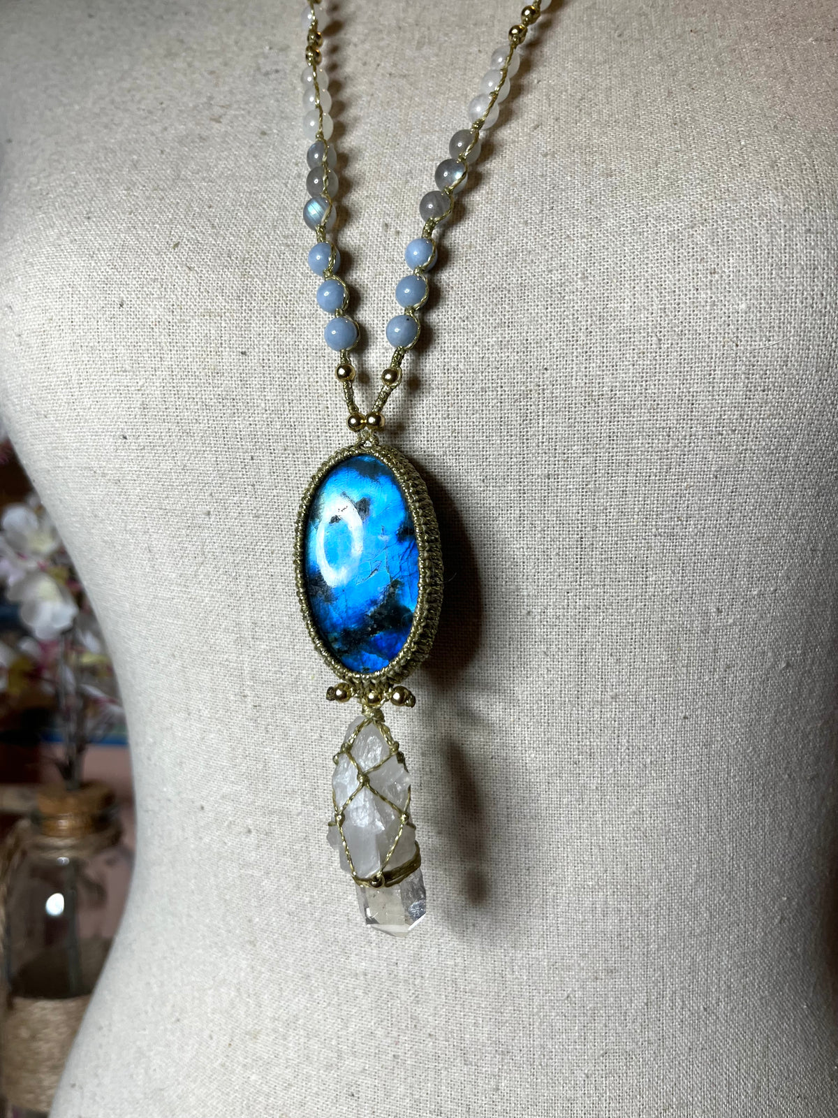 Collier -sautoir ICARA-NOVA Energie sacrée des PRÊTRESSES DU VIVANT, LOI DE L'UN