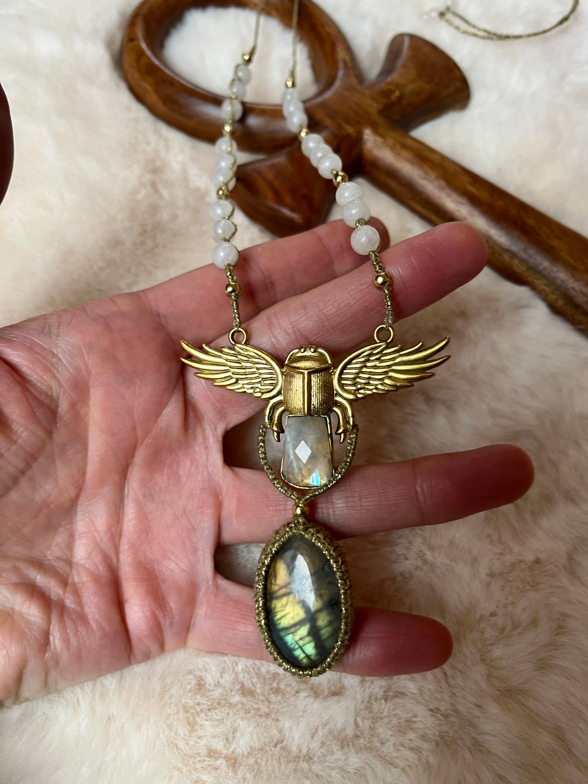 Collier-sautoir AURORA-FEMINA Energie PRÊTRESSE D'ISIS - FEMININ SACRE
